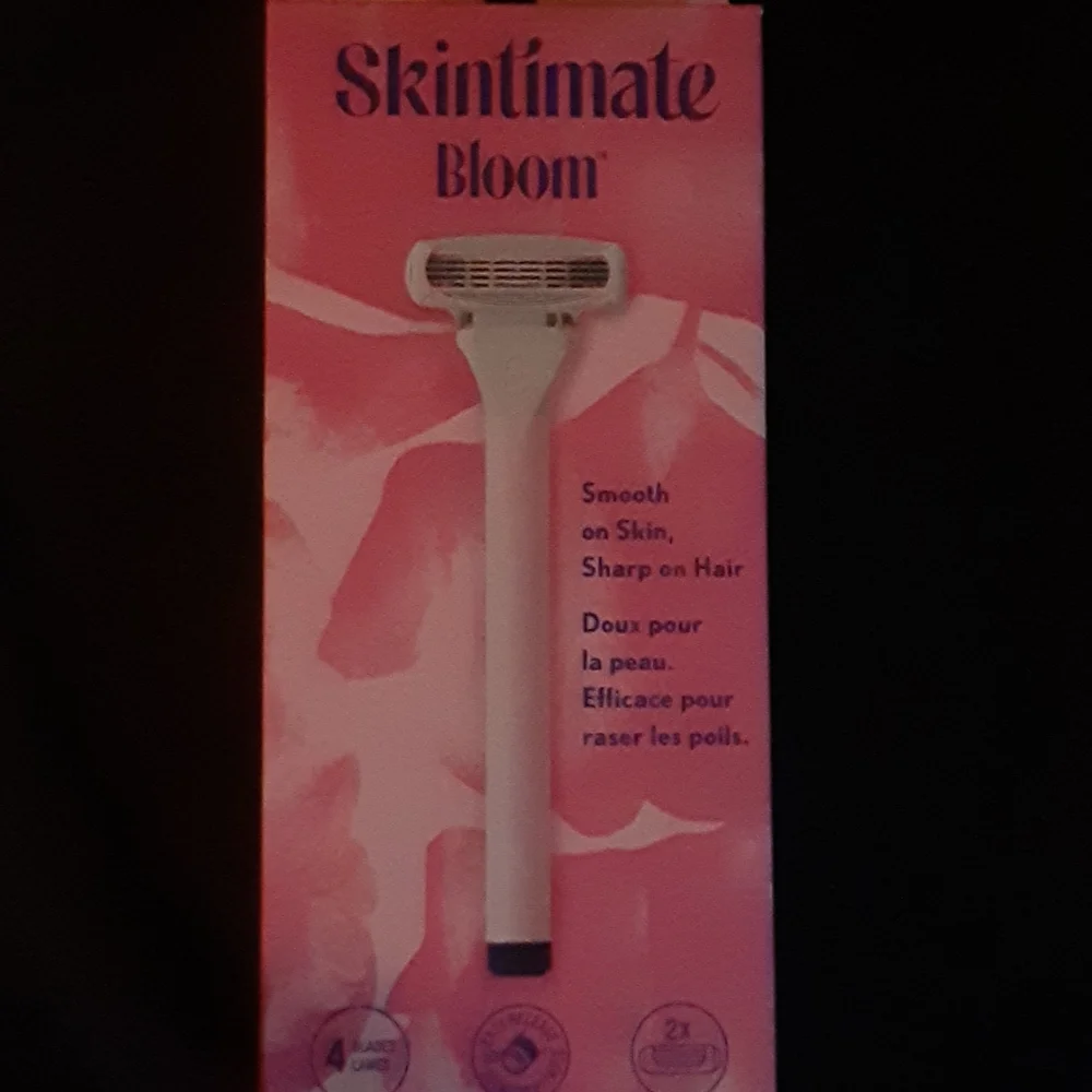 Women's Razor Bundle - Picture 2 of 3